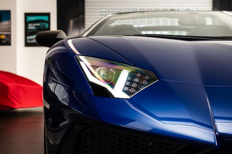 Lamborghini Aventador LP750-4 SV Roadster 1/599 - fotka 24 z 29