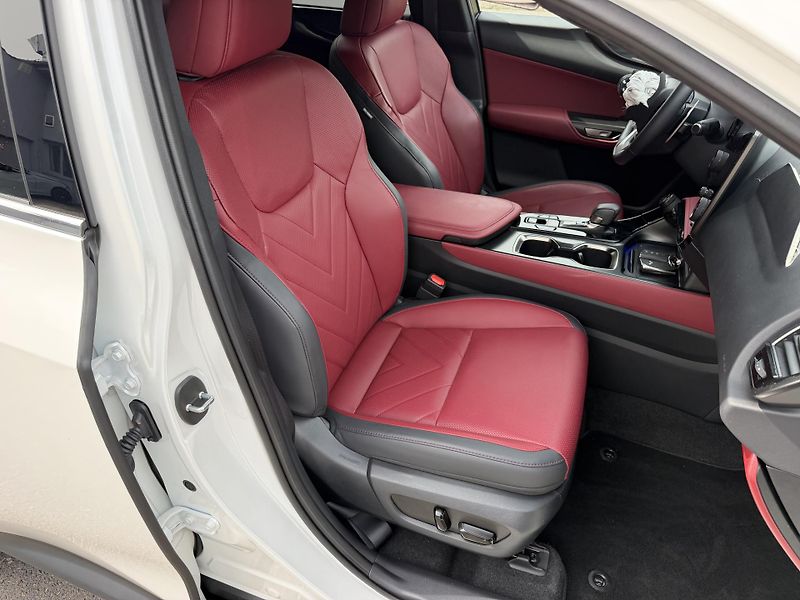 Lexus NX 350h 140kW HEAD-UP - fotka 18 z 21
