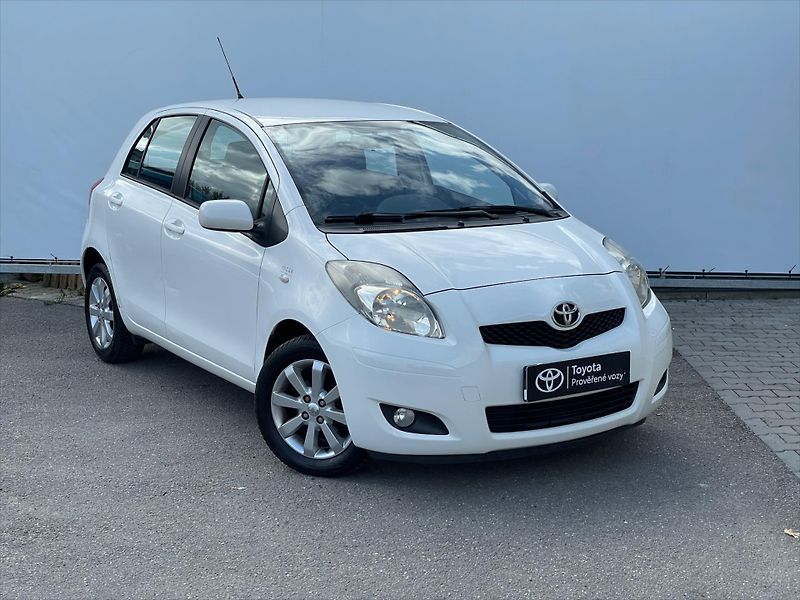 Toyota Yaris 1,0 Dream - fotka 3 z 15