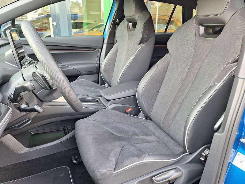 Škoda Elroq Sportline 85 82kWh 210kW - fotka 10 z 11