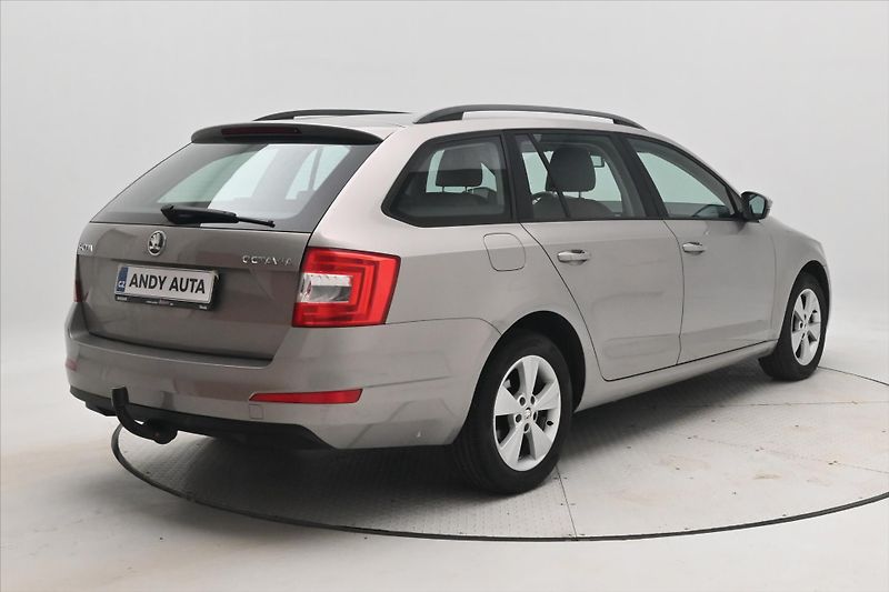 Škoda Octavia 2,0 TDI 110kW Elegance Tažné V - fotka 5 z 30