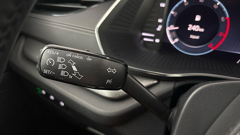 Škoda Octavia 1.5 TSI Ambition Combi - fotka 14 z 25