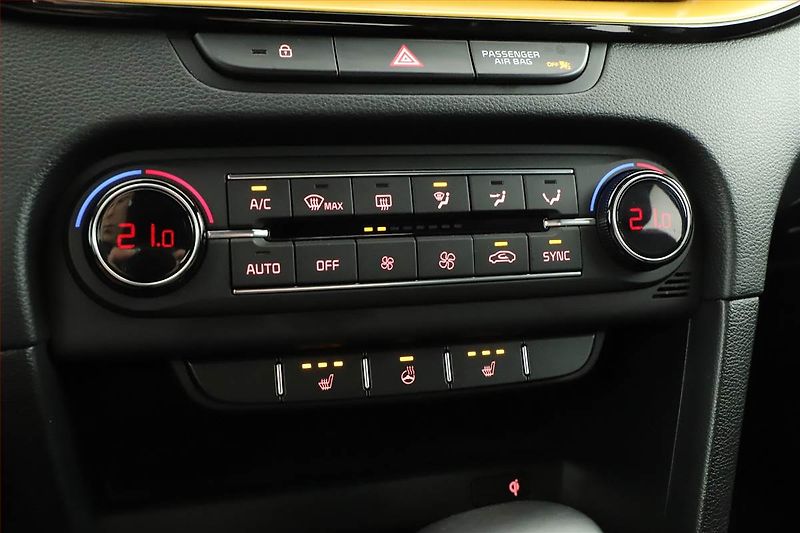 Kia XCeed (2020) 1.4 T-GDI, Automat, Serv.kniha - fotka 17 z 20