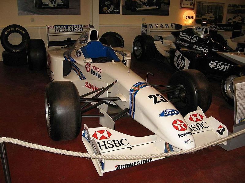 Před nedávnem jeden z legendárních závodníků Formule 1 všech dob Jackie Stewart, kterému se přezdívalo „Létající Skot“, oslavil 85. narozeniny.
