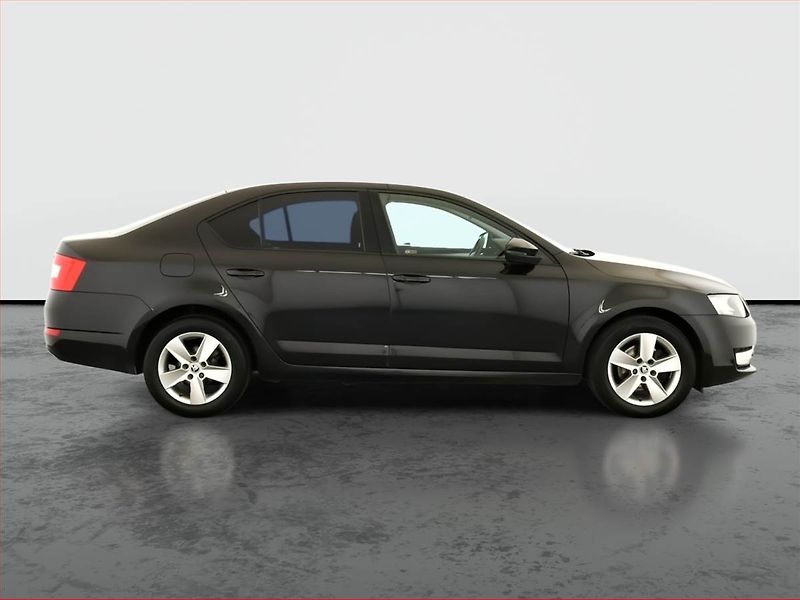 Škoda Octavia (2017) 2.0 TDI, Tempomat - fotka 6 z 18