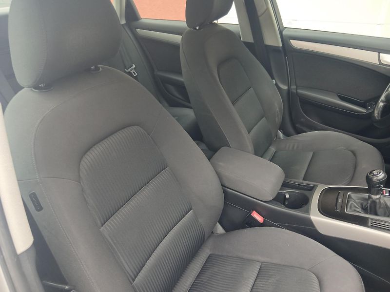 Audi A4 1.8 TFSi S-line - fotka 15 z 31