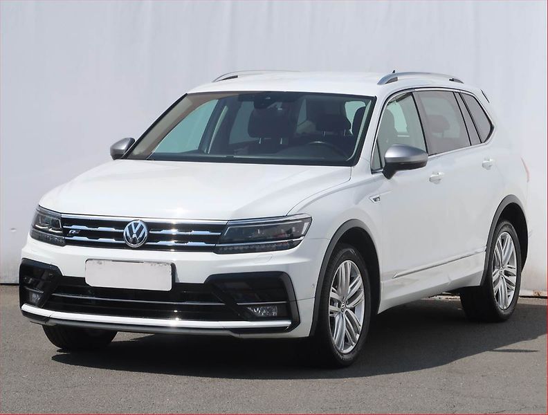 Volkswagen Tiguan Allspace (2020) R-Line 2.0 TDI, DSG,4X4 - fotka 2 z 26