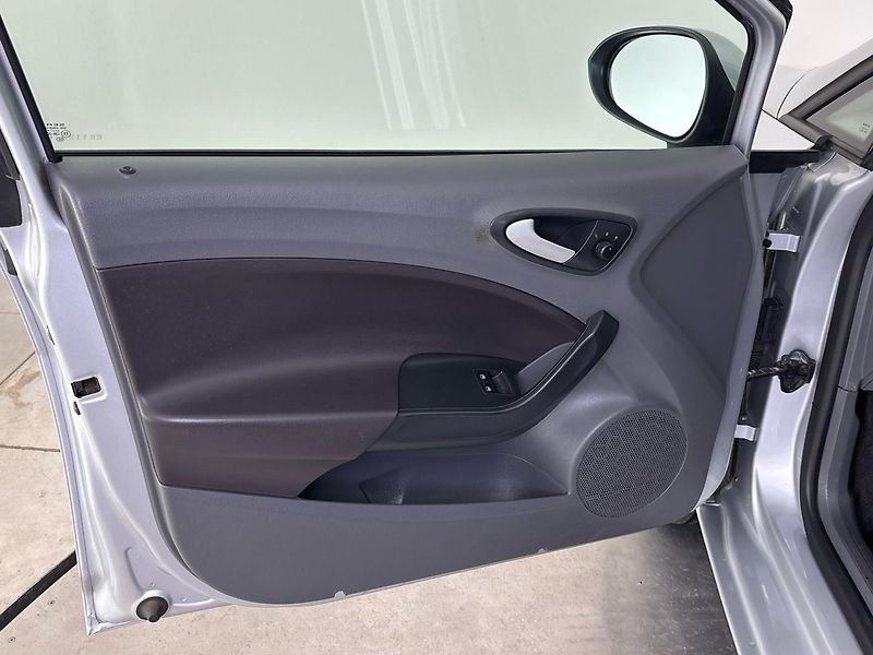 Seat Ibiza Reference - fotka 13 z 27