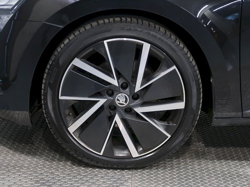 Škoda Superb (2023) STYLE PLUS 2.0TDI 147KW 4x4 DS - fotka 12 z 40