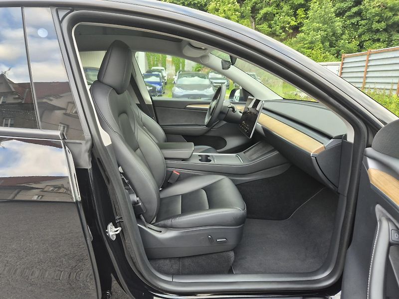 Tesla Model Y LONG RANGE DUAL MOTOR TZ 91,0% - fotka 15 z 50