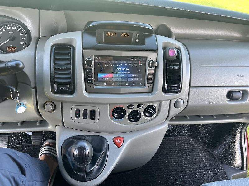 Opel Vivaro 1.9CDTI 74KW,5 MÍST,KLIMA,TZ - fotka 34 z 39