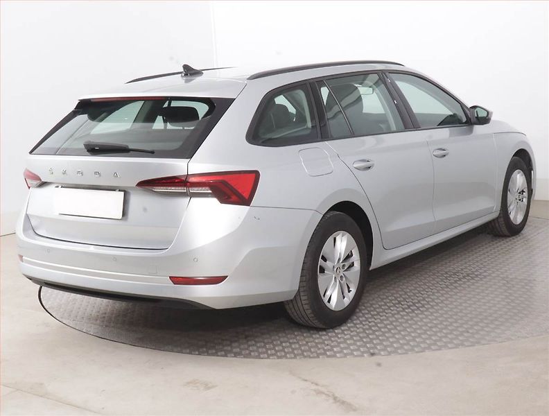 Škoda Octavia (2023) Ambition 2.0 TDI, ČR,1.maj - fotka 5 z 15
