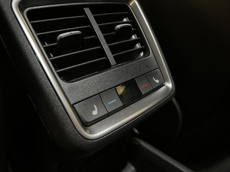 Škoda Karoq SportLine - fotka 22 z 24