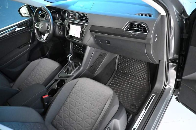 Volkswagen Tiguan (2022) 2.0 DSG LED ACC Kamera Tažné T - fotka 10 z 28