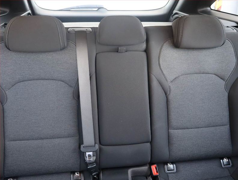 Hyundai i30 (2022) Family 1.5 T-GDI MHEV - fotka 10 z 15