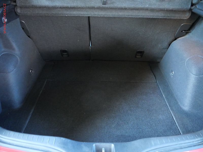 Honda Civic (2010) 1.8 i-VTEC, AC, park.čidla - fotka 7 z 20
