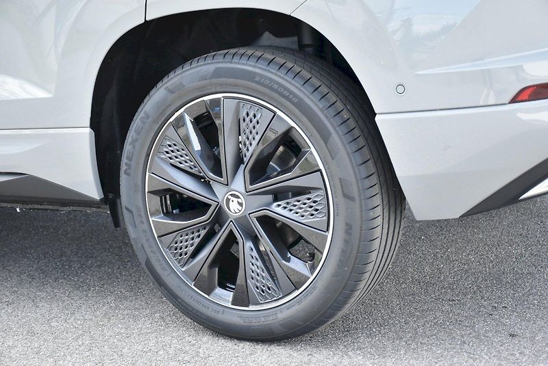 Škoda Karoq (2026) Sportline 1,5 TSI 110 kW 7° au - fotka 32 z 47