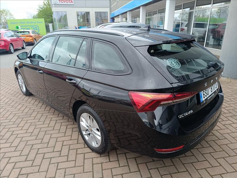 Škoda Octavia 2,0 TDi DSG Ambition - fotka 8 z 22