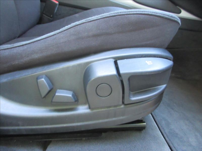 BMW X6 3,0 xDrive35D, 210Kw, Nové v Č - fotka 25 z 28