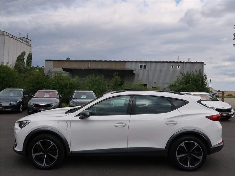 Cupra Formentor 1,4 TSi,150kW,e-Hybrid,DPH - fotka 5 z 29