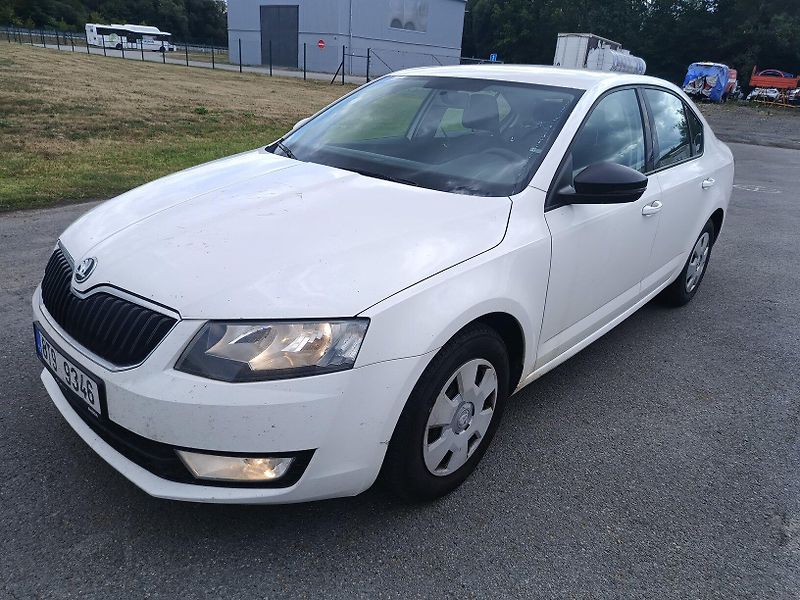 Škoda Octavia III 1.6 TDI - fotka 2 z 56