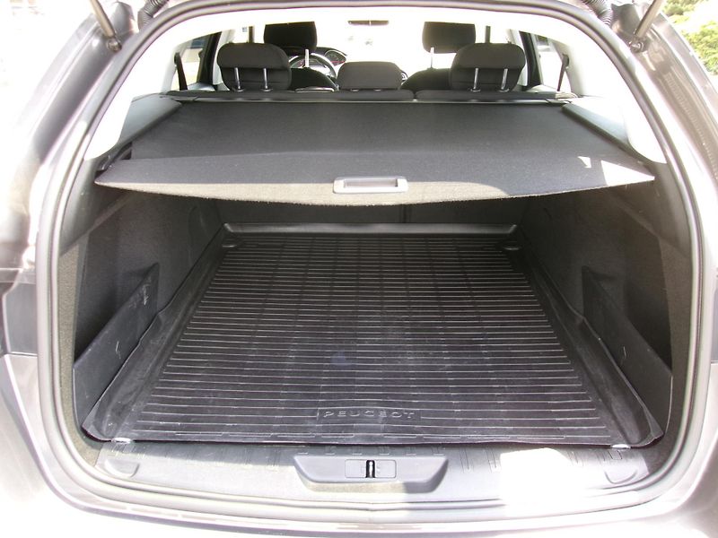 Peugeot 308 (2020) SW - fotka 19 z 25