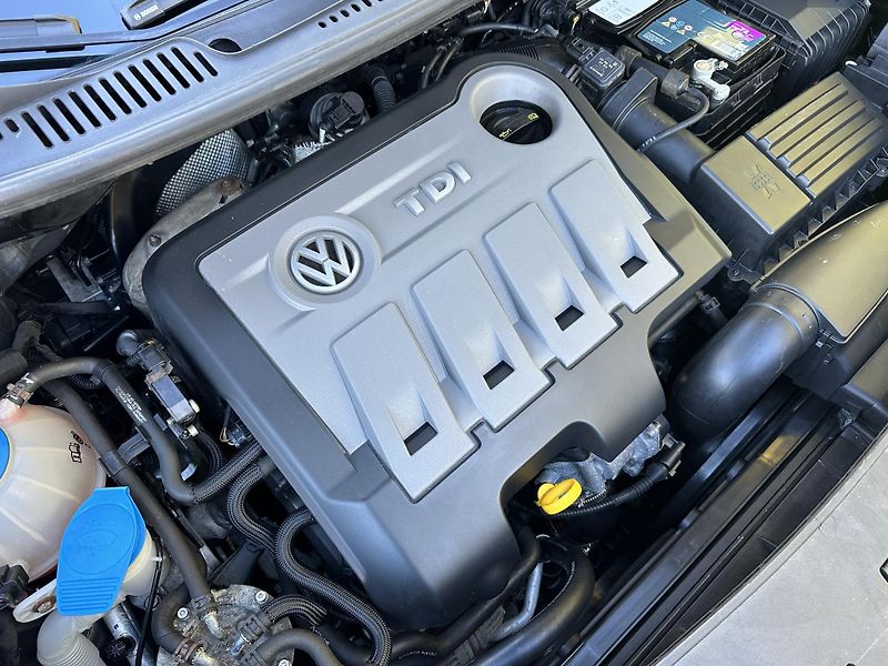 Volkswagen Touran (2015) *DSG* 1.6TDI/77kW *7.Míst *TZ  - fotka 37 z 41