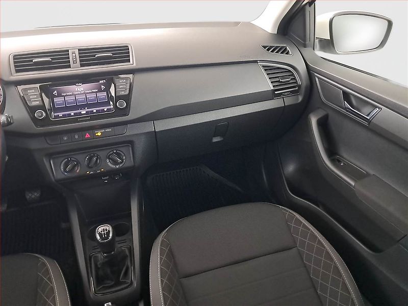 Škoda Fabia (2022) Ambition 1.0 TSI, ČR,1.maj - fotka 8 z 16