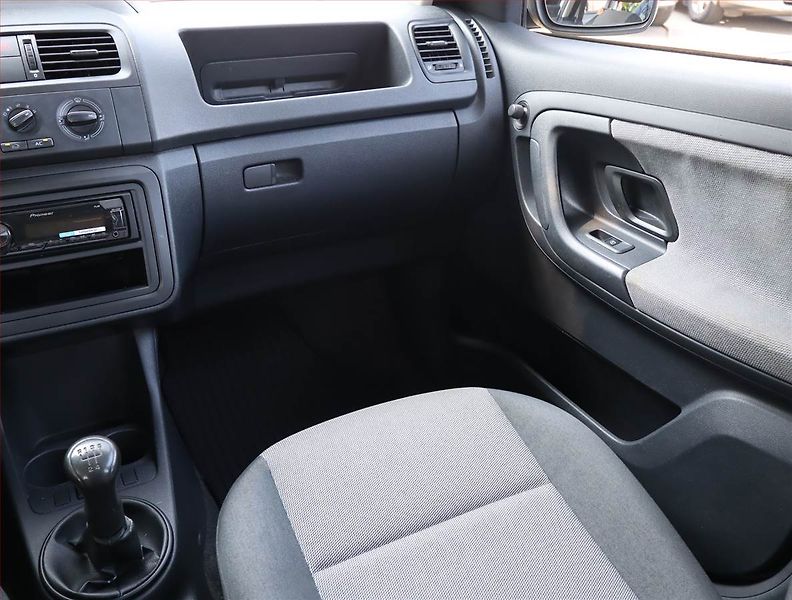 Škoda Roomster (2011) 1.4 16V, Serv.kniha - fotka 8 z 18