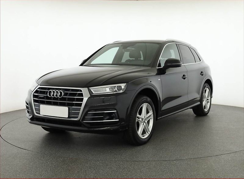 Audi Q5 (2018) S line 2.0 TDI, 4X4, Automat - fotka 2 z 18