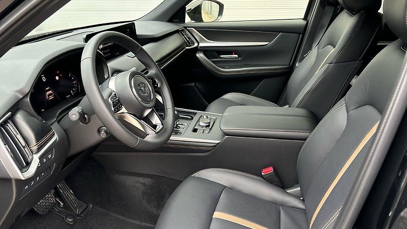 Mazda CX-60 (2026) 3.3 D254 AWD Homura + Pakety - fotka 6 z 20