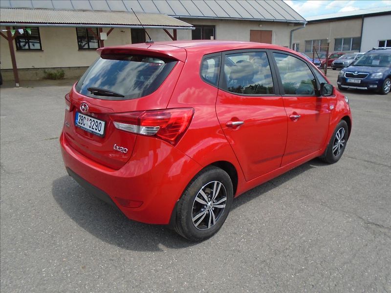 Hyundai ix20 1,6 - fotka 4 z 24