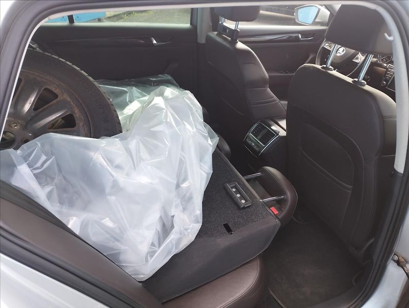 Škoda Superb 2,0 TDi 110KW LAURIN/KLEMENT - fotka 9 z 20
