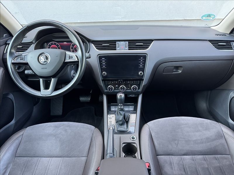 Škoda Octavia 2,0 TSI 140kW DSG L&K 4x4 DPH - fotka 25 z 50