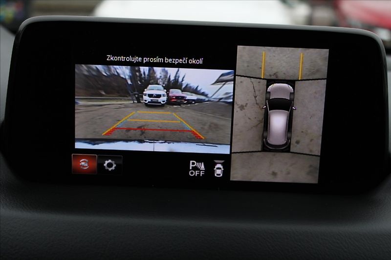 Mazda CX-5 2,5 i  1MAJ,A/T,4x4,REVOLUTION - fotka 12 z 47