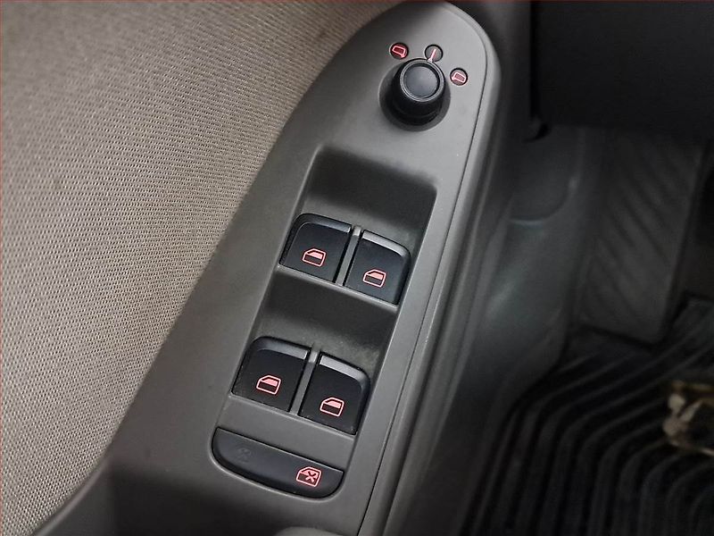 Audi A4 (2008) 3.0 TDI , 4X4, Xenony - fotka 16 z 16