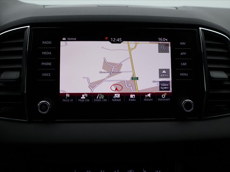Škoda Karoq 2,0 TDI DSG 4x4 Sportline DPH - fotka 21 z 32