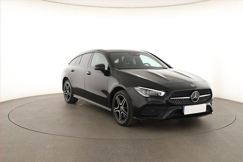 Mercedes-Benz CLA (2023) AMG Paket 250 e - fotografie inzerátu