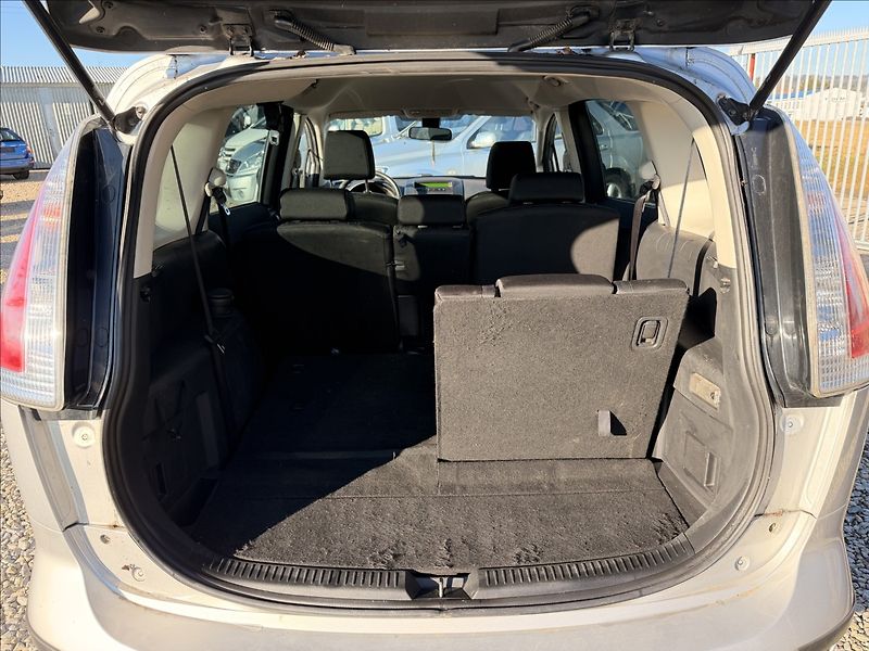 Mazda 5 2,0 CD110 7MÍST TAŽNÉ 81kW - fotka 21 z 25