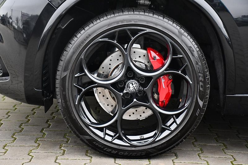 Alfa Romeo Stelvio 2.9V6 Bi-T.382 kW QUADRIFOGLIO - fotka 36 z 46