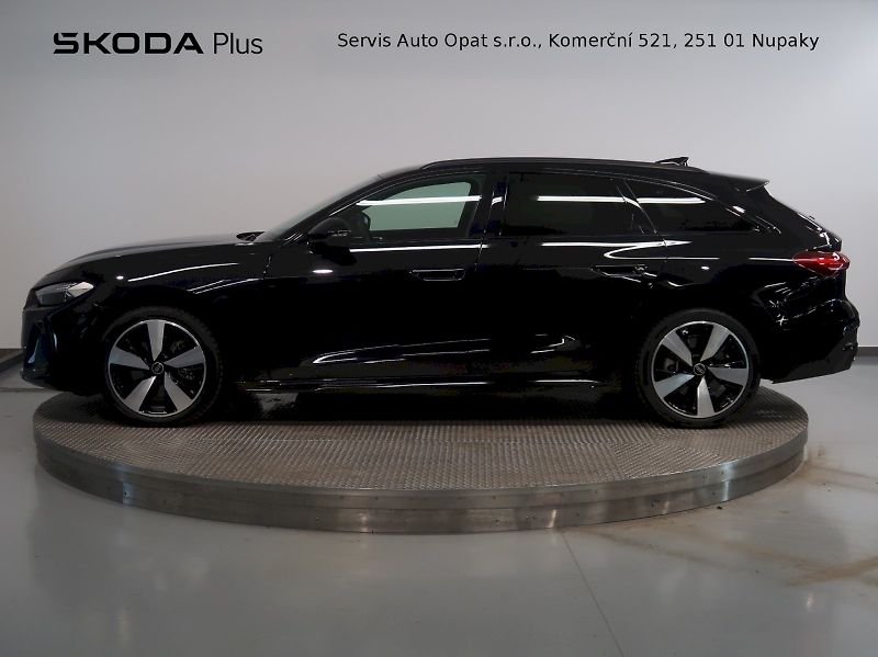 Audi A5 (2025) AVANT S-LINE 2.0TDI 150KW 4x4 - fotka 3 z 40