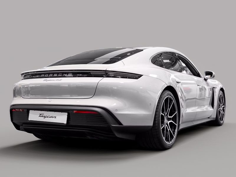 Porsche Taycan 4S Pano HuD 360 HD-Matrix - fotka 4 z 20
