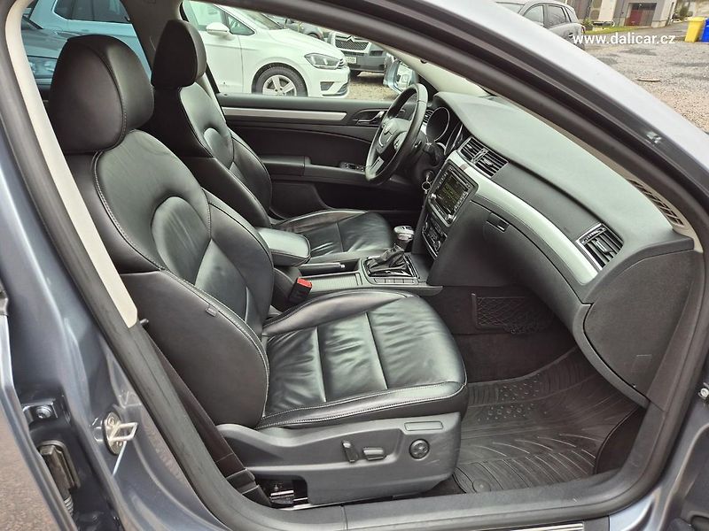 Škoda Superb (2012) 2.0TDi 125KW ELEGANCE XENON - fotka 36 z 50