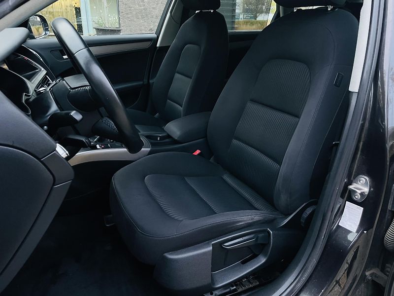 Audi A4 2.0TDI MANUÁL SENZORY NAVI - fotka 28 z 44