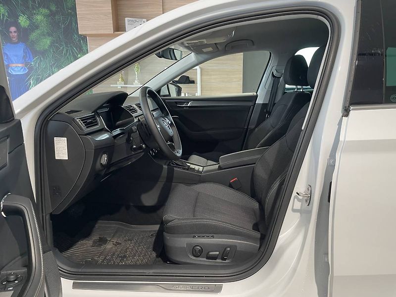 Škoda Superb Combi Style 2,0TDI 147kW DSG/P - fotka 9 z 28