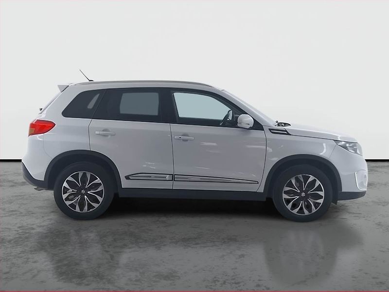 Suzuki Vitara (2016) 1.6 DDiS, 4X4, Kůže, Navi - fotka 6 z 21