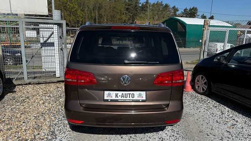Volkswagen Touran (2011) 1.6TDi 77kW REZERVOVANO - fotka 5 z 23