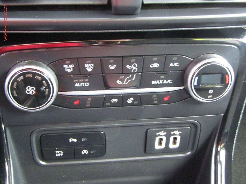 Ford EcoSport (2018) 1.0 EB, 2.maj,ČR, Navi, AC - fotka 15 z 22