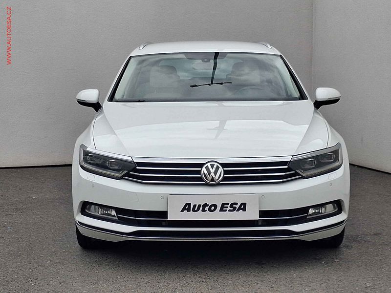 Volkswagen Passat (2019) 2.0TDi, DSG, LED, navi - fotka 2 z 20