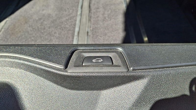 BMW X5 4.0xD-MPAK-R22-NEZ.T.-TAŽNÉ - fotka 40 z 43
